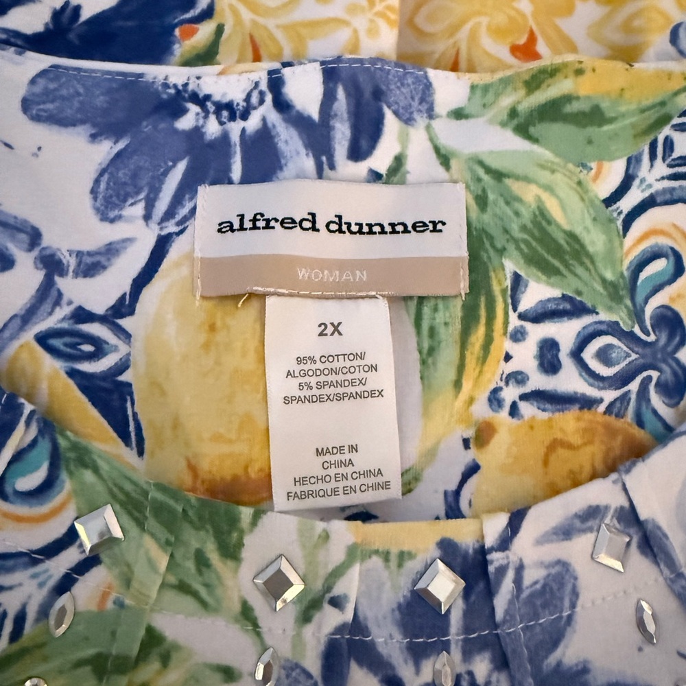 Alfred Dunner Blue and Yellow Floral Top with Gem Details, 2X NWT